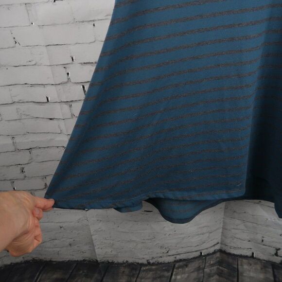 LULAROE TEAL & GREY SHORT SLEEVE MATERNITY TOP SIZE SMALL - Picture 6 of 8